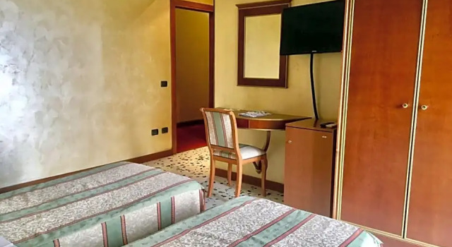 Номер Standard Hotel Astoria