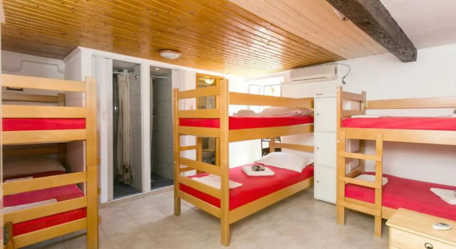 Кровать в общем номере The City Place Hostel