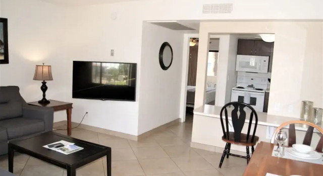 Апартаменты c 1 комнатой 146 Fully Furnished 1BR Suite-Pet Friendly! by RedAwning