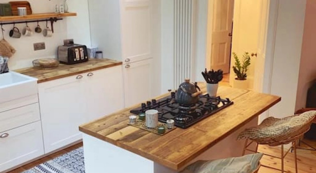 Oakshaw Apartment - Elegant Rustic Apartment in City Centre, Забронировать Апартаменты/квартира Пейсли Стратклайд, рядом с Thomas Coats Memorial Baptist Church