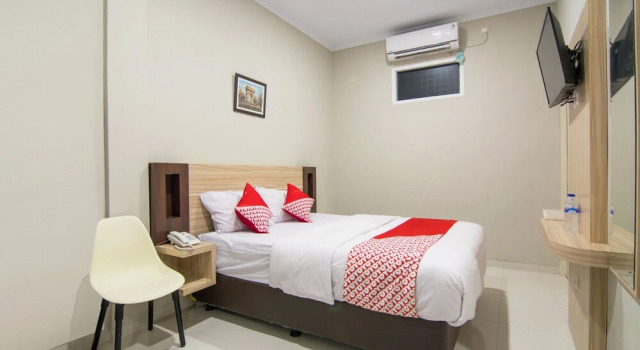 Stay At H by OYO Rooms