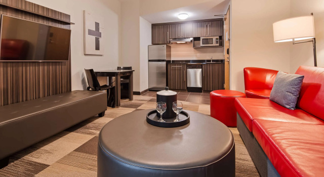 Двухместный люкс c 1 комнатой Best Western Plus Airport Inn & Suites