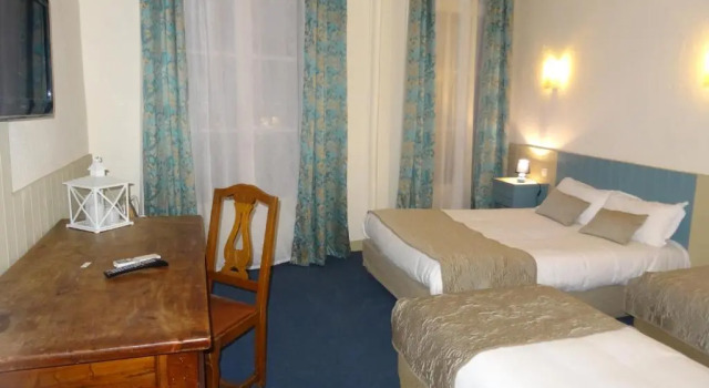 Standard Neljän hengen huone Hôtel de France