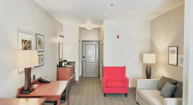 Люкс Country Inn & Suites by Radisson, Emporia, VA