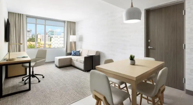 Четырёхместный люкс c 1 комнатой Residence Inn by Marriott San Juan Isla Verde