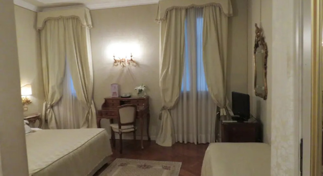 Трёхместный номер Premium Hotel Antico Doge - a Member of Elizabeth Hotel Group