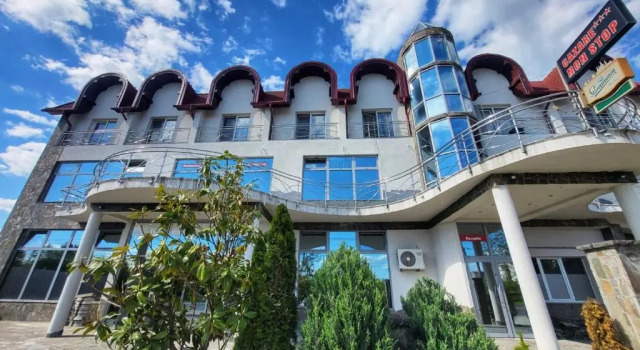 Hotel Imperyum, Rezerwuj Hotel Hotele w Carpathians - Romania z parkingiem, Parking