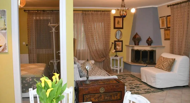 Studio on the beach with private garden
