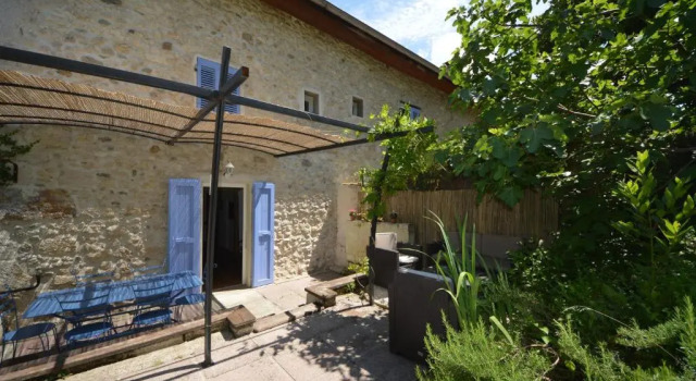 Коттедж с 2 комнатами Maison Maliga J&G House