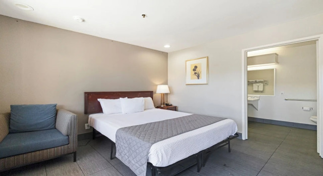 Люкс Standard Budget Inn and Suites Stockton Yosemite