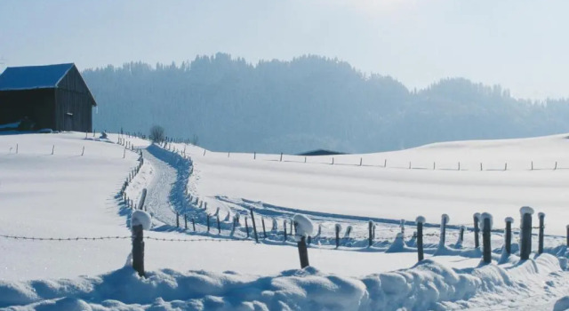 Wintertraum im Allgäu Alpine und Deluxe Sonnenwinkel, 4 Sterne Klassifiziert, WLAN gratis, großer Balkon mit Bergsicht, ruhig und doch zentral gelegen, tolle neu renovierte Ferienwohnung mit separaten Schlafzimmer, Brötchenservice, Hunde auf Anfrage, Rezervasyon Otel Obermaiselstein Hoernergruppe