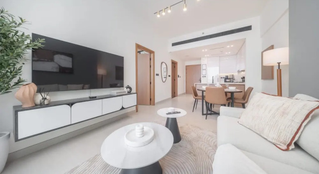 Vibrant 1-bedroom in JVC Sleeps 4 With Balcony