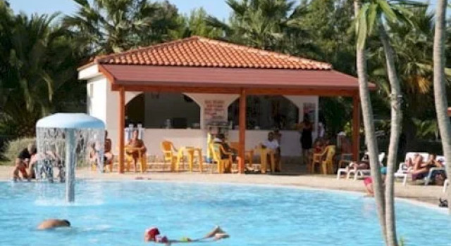 Arcobaleno, Varaa Hotelli Hotellit Vieste uima-altaalla, Uima-allas