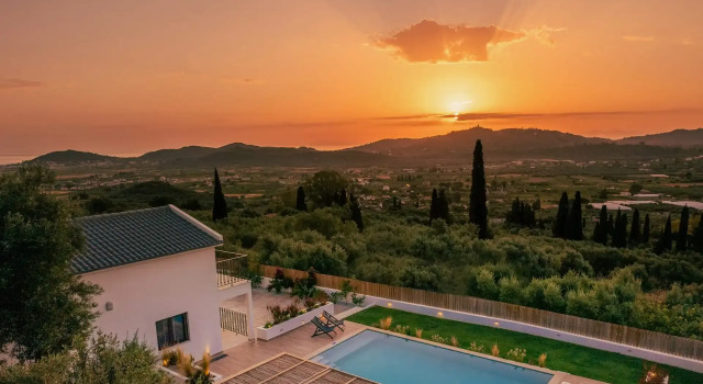 Вилла Villa Verde - Heated Pool with Stunning Views, by ZanteWize