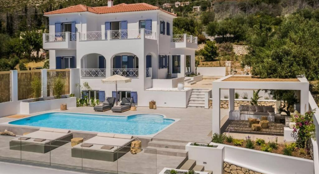 Вилла с 3 комнатами Lourdas White Villa