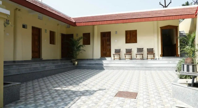 Nest Guest House, Book Pension Gæstehuse i Orissa, Pension