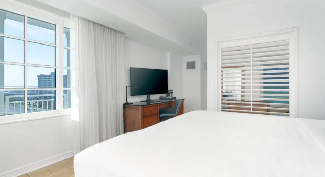 Двухместный номер Executive с балконом и с видом на залив The Pensacola Beach Resort