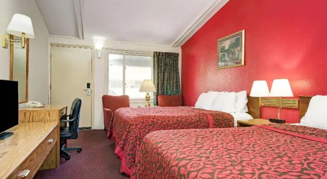 Шестиместный номер Standard Travelodge by Wyndham Red Wing