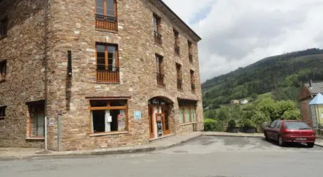 Hotel Restaurante Casa Petronila, จอง โรงแรม Taramundi Asturias