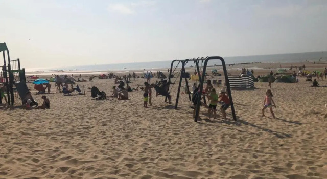 SEAVIEW Studio - OOSTENDE - Type Gent - 6 p - Gezellige en vernieuwde studio direct aan het strand, frontaal zeezicht, op de verkeersvrije zeedijk, Rezerwuj Hotel Hotele w Bruksela z parkingiem, Parking