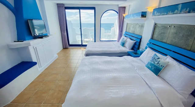 Четырёхместный номер Comfort с балконом и с видом на океан Seyan Inn