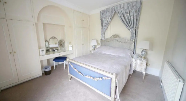 Полулюкс French Horn Hotel