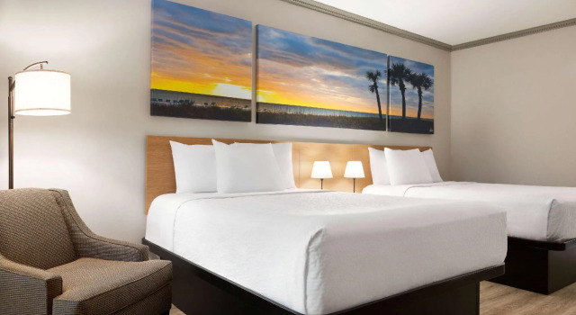 Четырёхместный номер Standard Days Inn by Wyndham Kingsland Naval Base I-95