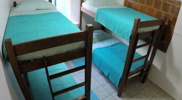 Ilha Hostel, Забронировать Хостел Отели Фернанду-ди-Норонья с парковкой, рядом с Вила-дус-Ремедиус, Парковка