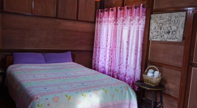 Settee Homestay