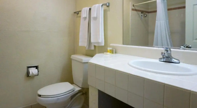 Четырёхместный номер Standard Mission Inn and Suites