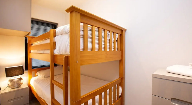 Family 2 Bed Apartment In Fulham Near Station, Varaa Huoneisto Asunnot kohteessa Merseyside, Huoneisto