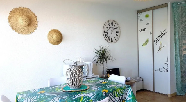 Studio in Saint-cyprien, With Wonderful sea View, Забронировать Дом для отпуска Коттеджи Сен-Сиприен, Коттедж