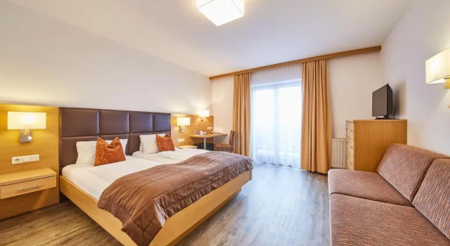 Трёхместный номер Standard с балконом Hotel Römerhof