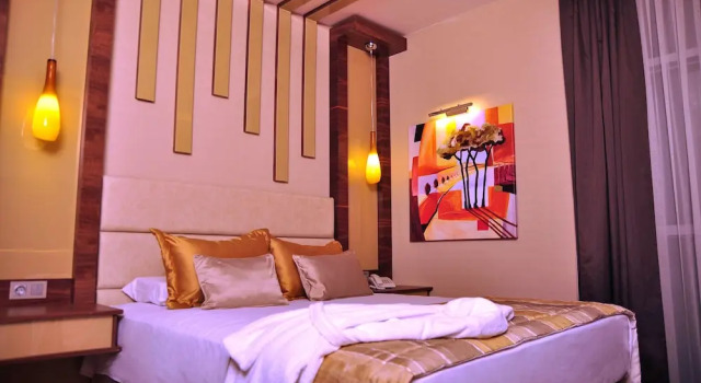 Номер Deluxe Avin Hotel