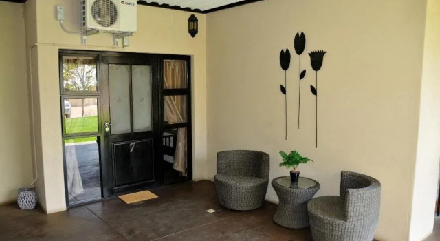 Hadassa Guest House, Book Guesthouse Hotels in Otjiwarongo with Parking, Parking