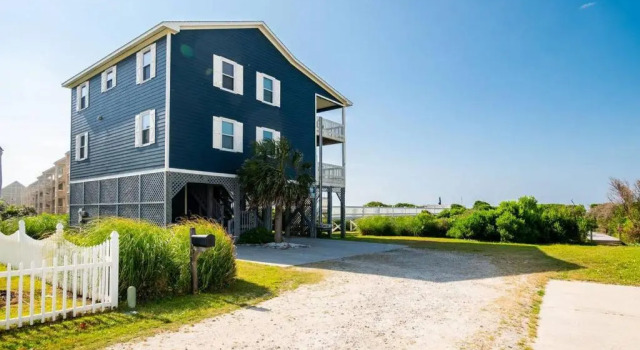Коттедж Sweet Retreat by Oak Island Accommodations