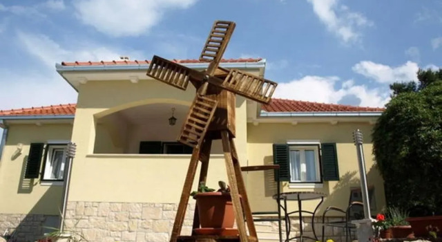 Apartments Marina - 50m from sea, Book Lejlighed Hoteller i Split Region med parkering, Parkering