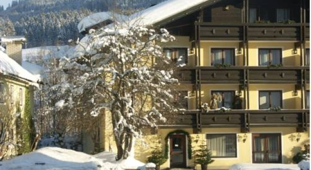 Wellness- und Familienhotel Garni Dachsteinresort, Забронировать Отель Отели Tennengau с бассейном, Бассейн