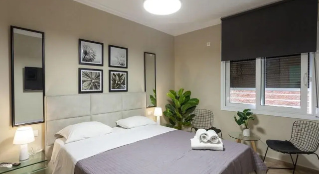 Privilege Apt with Private Yard- Parking
