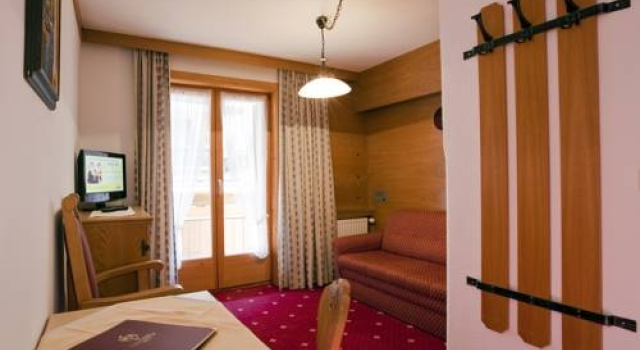 Tirolerhof, Rezerwuj Hotel Hotele w Tyrol z parkingiem, Parking