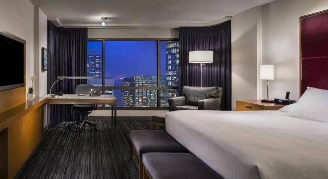 Люкс Deluxe Hyatt Regency Vancouver
