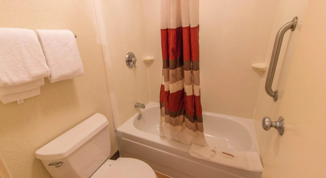 Четырёхместный номер Standard Red Roof Inn Hilton Head Island