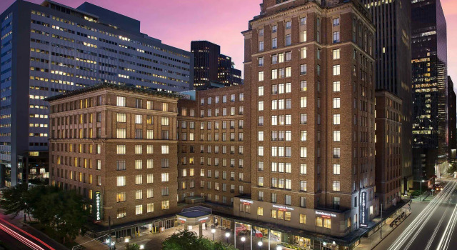 SpringHill Suites by Marriott Houston Downtown/Convention Center, Забронировать Отель Хьюстон - центр города Хьюстон, рядом с Станция хьюстонского скоростного трамвая "Белл"