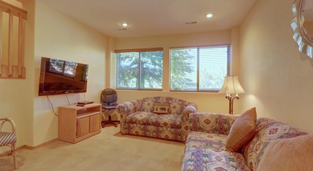 75 Corinthian 3br 3ba Spacious Layout, Private Garage. 3 Bedroom Townhouse by RedAwning, Book Feriehus Villaer i Dillon, Villa