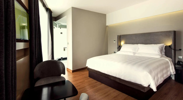 Студия Deluxe Novotel Suites Hanoi