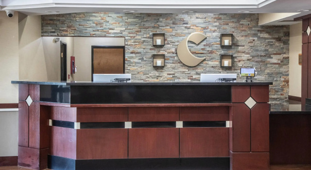 Comfort Inn & Suites Hutchinson, Rezerwuj Hotel Hotele w Hutchinson z basenem, Basen