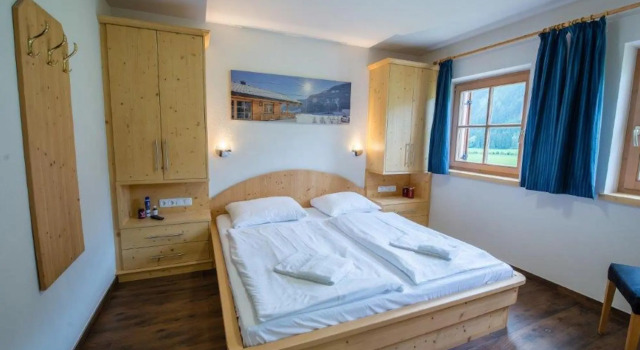 Cozy Chalet with 4 Bathrooms near Königsleiten