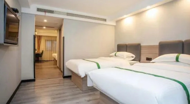 Номер Business GreenTree Inn Shanghai Gongfu New Village Subway Station Express Hotel