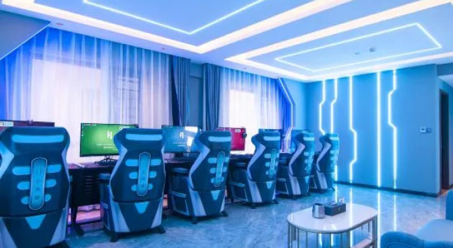 Кровать в общем номере Huayuan Hotel