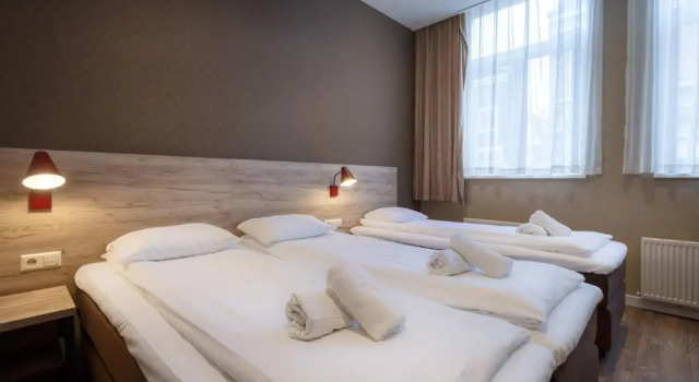 Трёхместный номер Standard Amsterdam Downtown Hotel